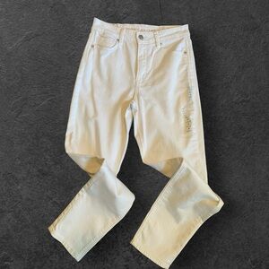 NWT!! White American Eagle Mom Jeans